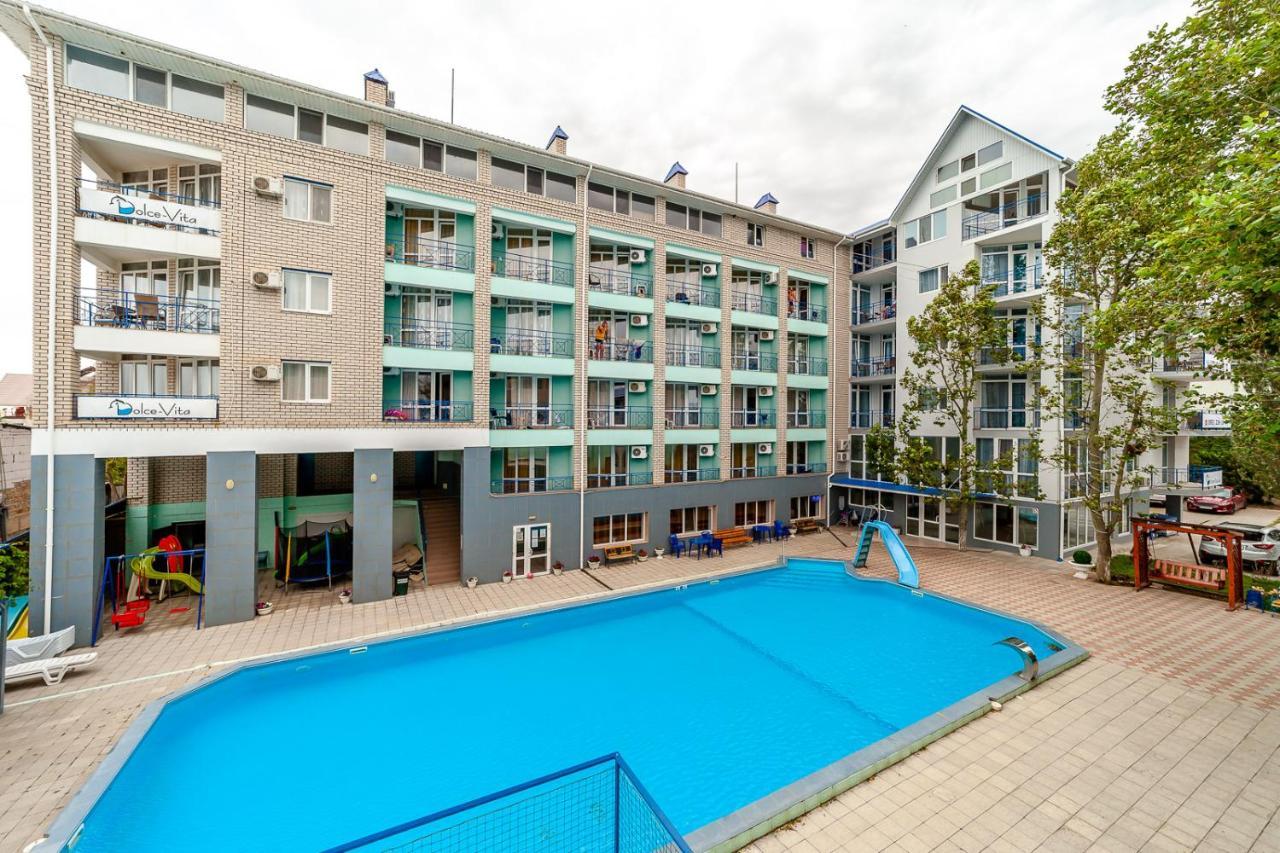 Dolce Vita Resort Hotel Zaliznyy Port Εξωτερικό φωτογραφία