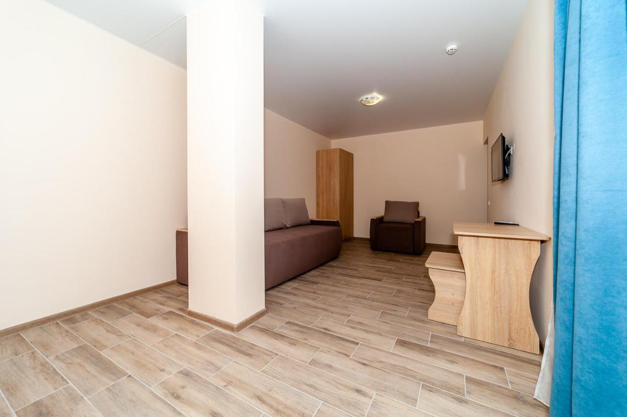 Dolce Vita Resort Hotel Zaliznyy Port Εξωτερικό φωτογραφία