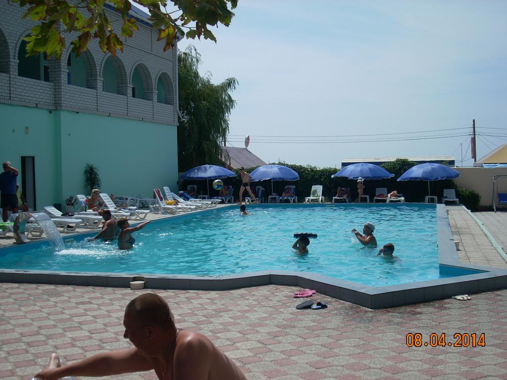 Dolce Vita Resort Hotel Zaliznyy Port Εξωτερικό φωτογραφία