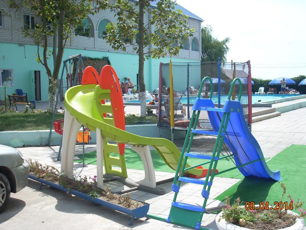 Dolce Vita Resort Hotel Zaliznyy Port Εξωτερικό φωτογραφία
