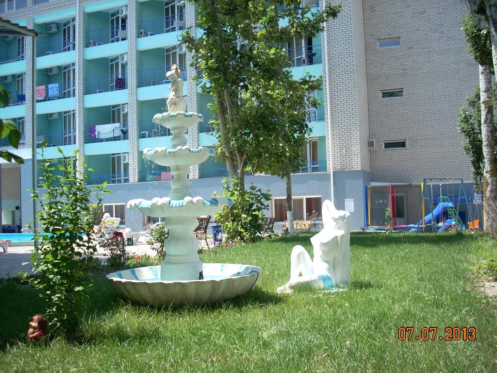 Dolce Vita Resort Hotel Zaliznyy Port Εξωτερικό φωτογραφία
