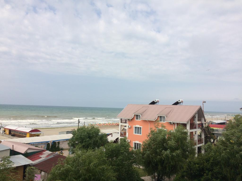 Dolce Vita Resort Hotel Zaliznyy Port Εξωτερικό φωτογραφία